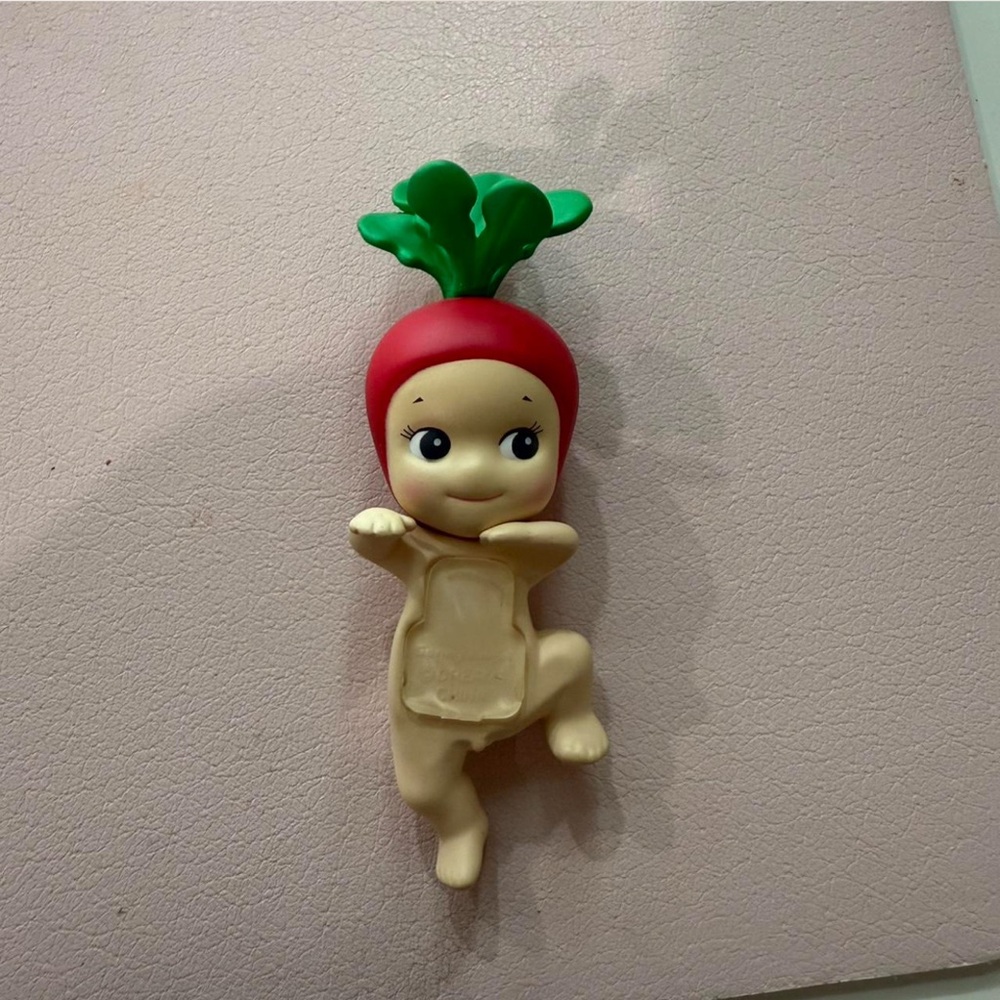 Sonny Angel Radish Hipper